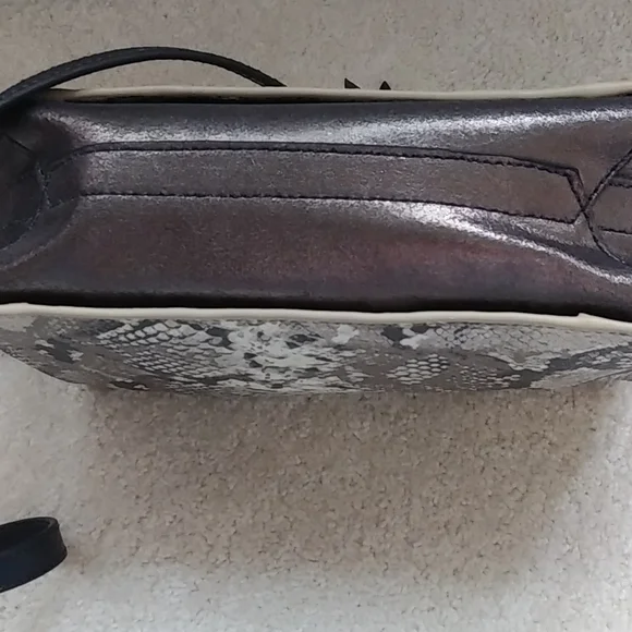 Handbag - Picture 4 of 9